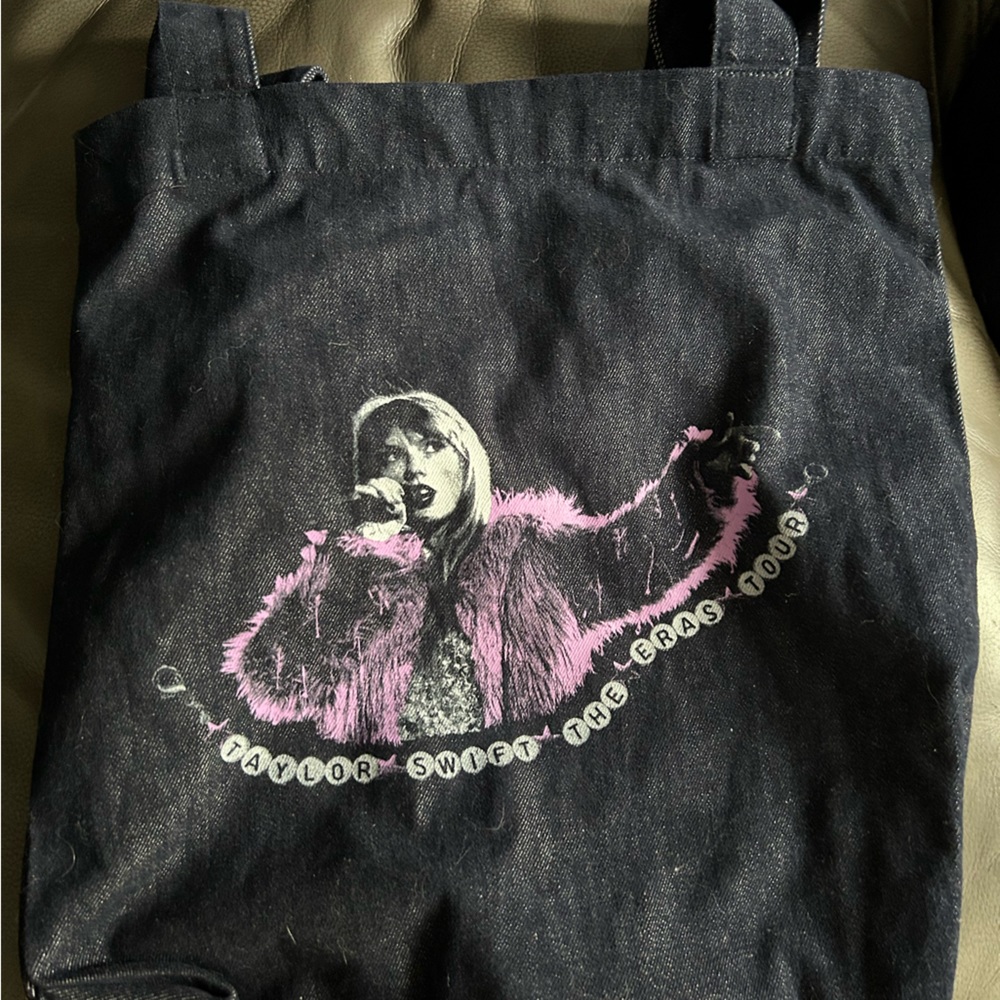 Taylor Swift tote